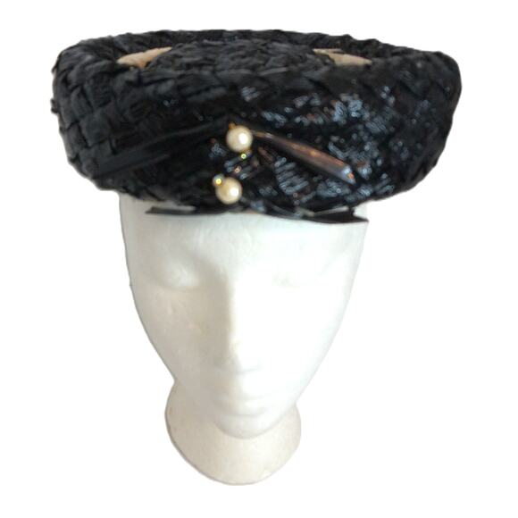 Vintage Lucila Mendez Raffia Cellophane Pearl Ribbon Pillbox Hat Size Large READ - Picture 1 of 8